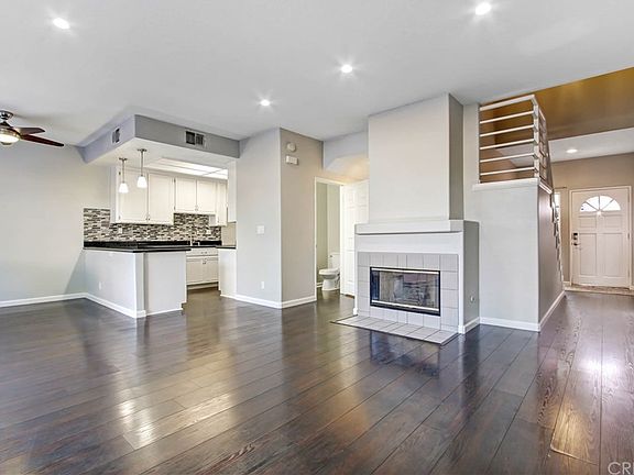 2nd image of 15801 Wyandotte St Unit 106