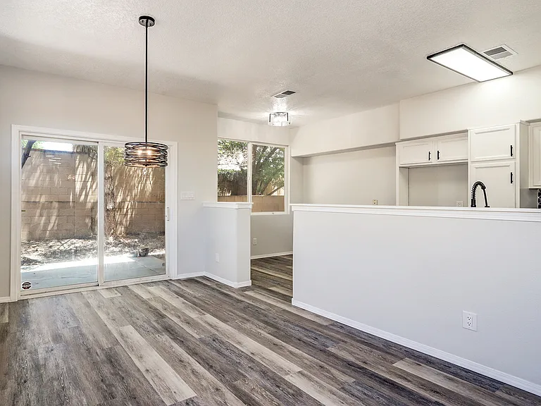 7817 Louisiana Blvd NE #103 — Photo 2