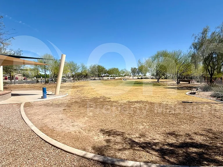 2901 N Daisy Dr — Photo 33