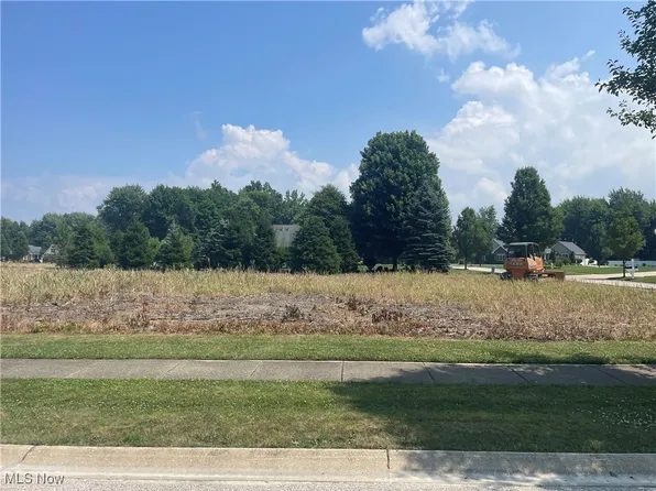 Hideout Ct, Ashtabula, OH 44004