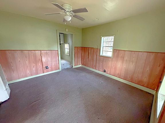 2nd image of 702 Mattie St