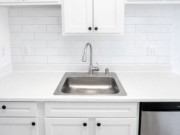 3rd image of 1590 Lewis St #208