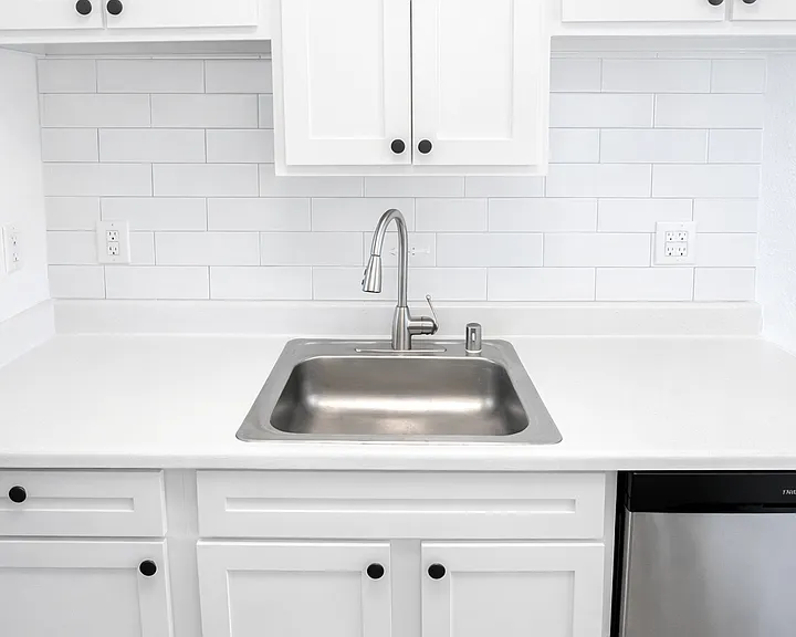 Elm Glen Apartments — Photo 20