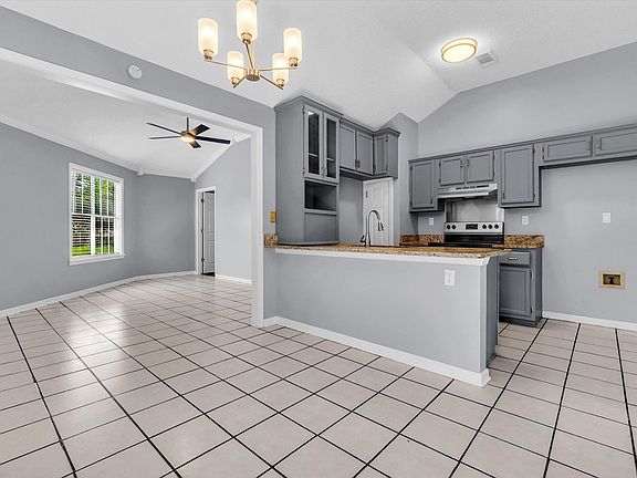 4th image of 1607 Belle Trees Dr