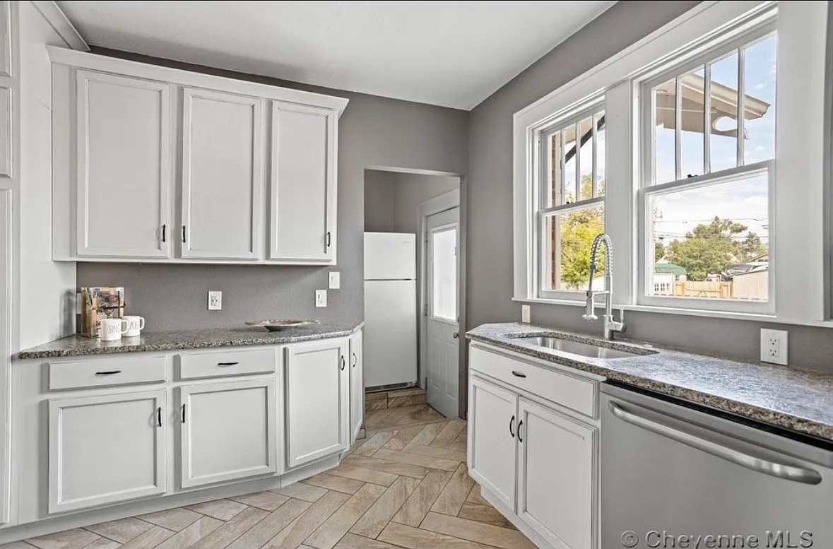 2 bed, 1320 sqft, $1,800 — Photo 4