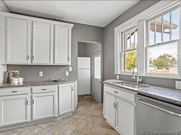 922 Randall Ave, Cheyenne, WY 82001