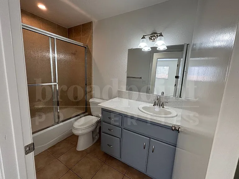 339 W 15th Ave #3 — Photo 7