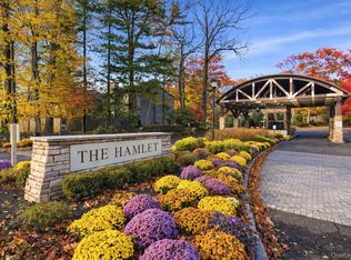 129 Golf View Drive #129, Jericho, NY