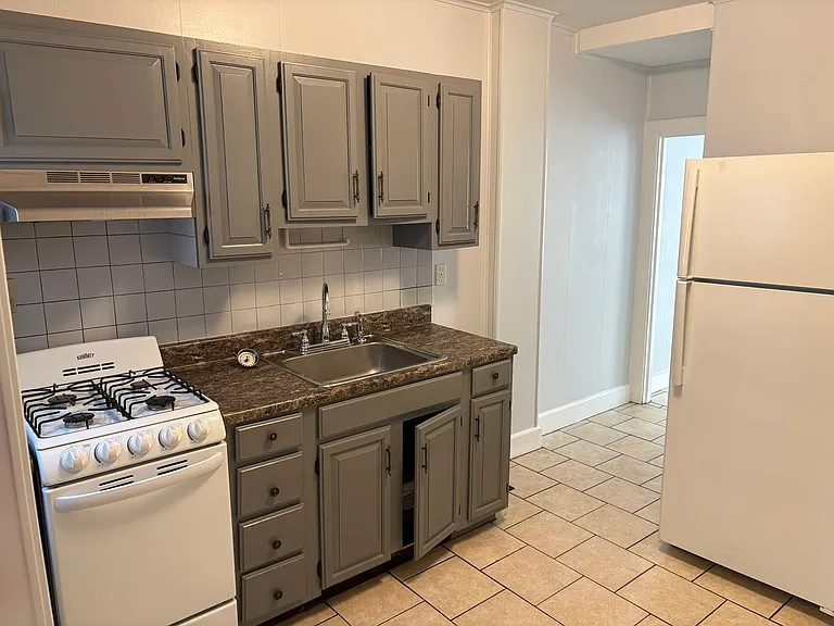 132 W Prescott Aly — Photo 4