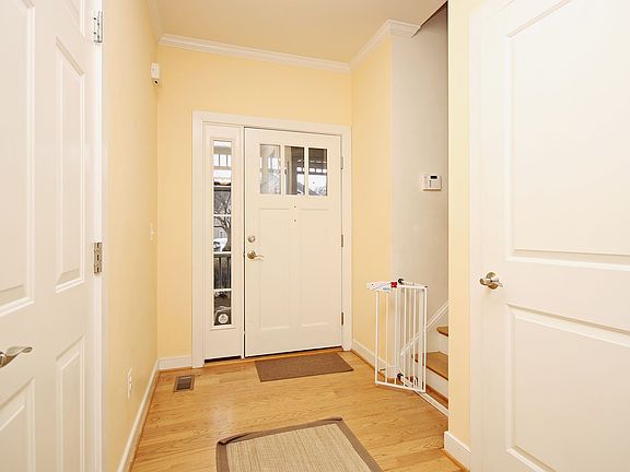 2nd image of 936 Raymond Rd