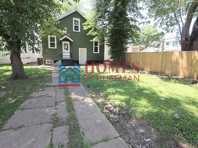 610 E Gum St — Photo 23