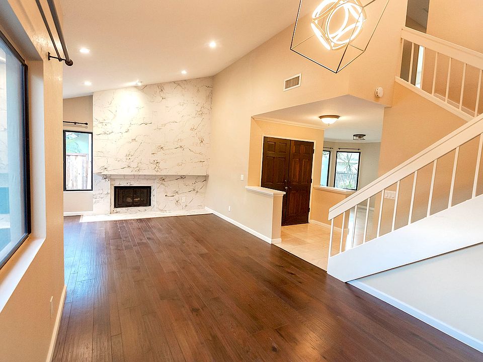 1st image of 36 Oxbow Creek Ln