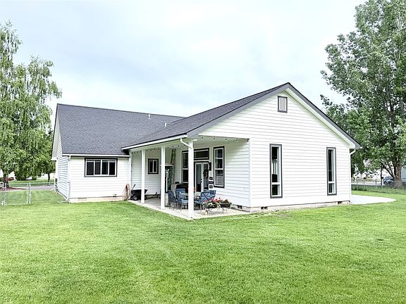 3rd image of 180 Buffalo Stage