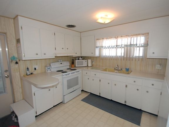 3rd image of 333 Trinidad Ln