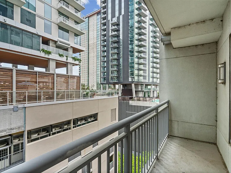 603 Davis St #1307 — Photo 12