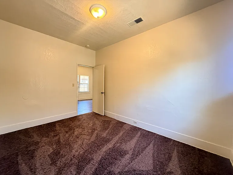 1010 N Roosevelt Ave — Photo 12
