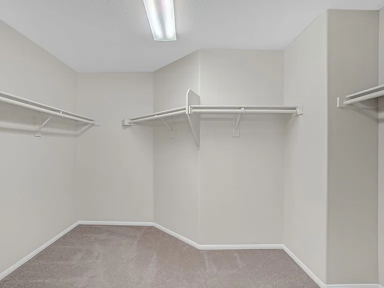 11273 Accademia Ct — Photo 17