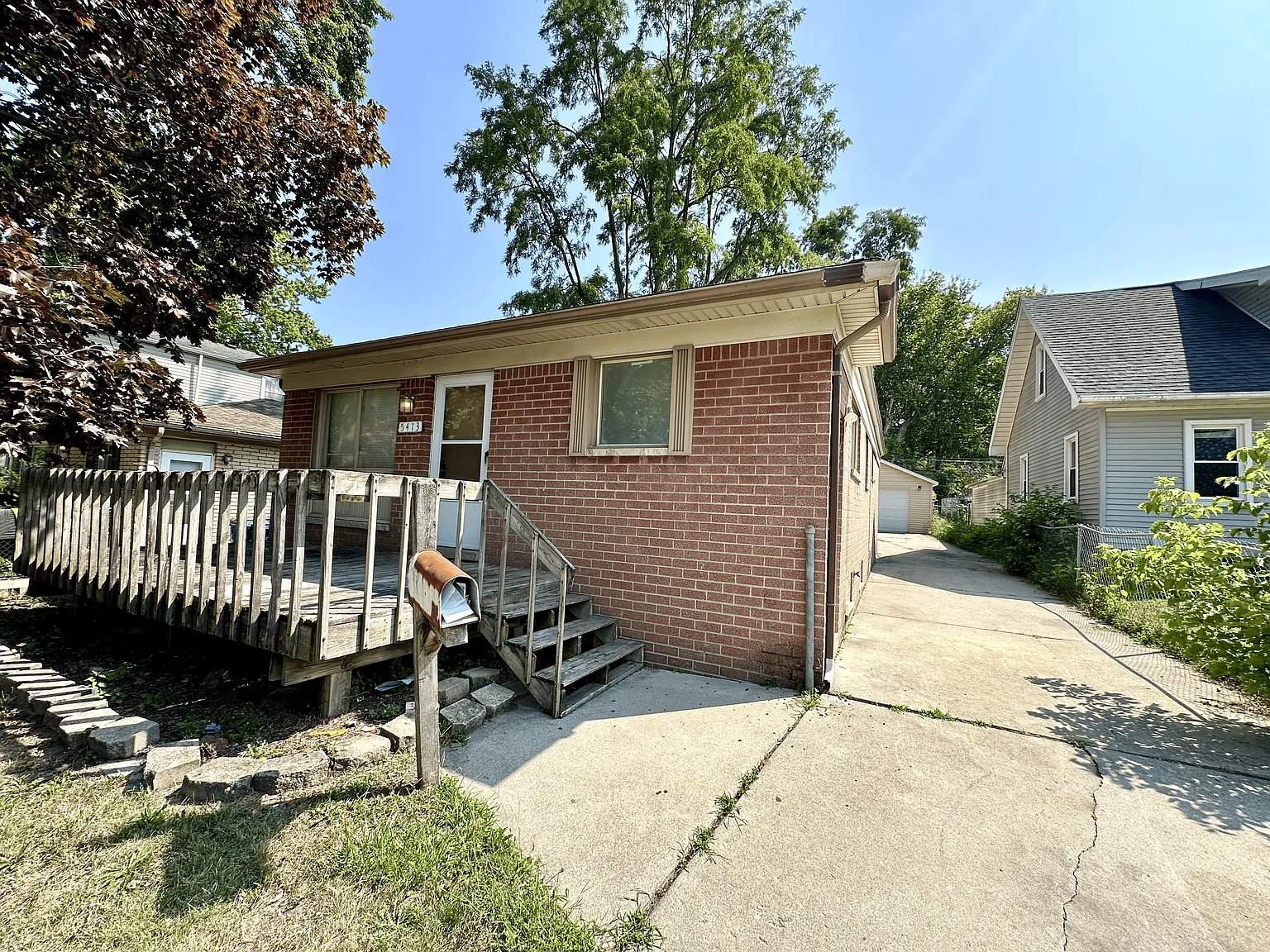 3 bed, 1000 sqft, $1,600 — Photo 1