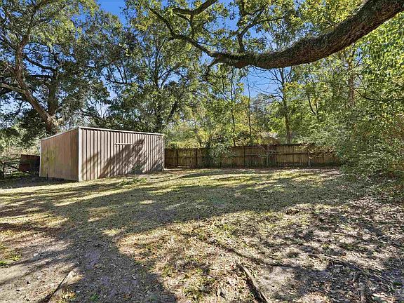 2nd image of 1401 John Carroll Rd