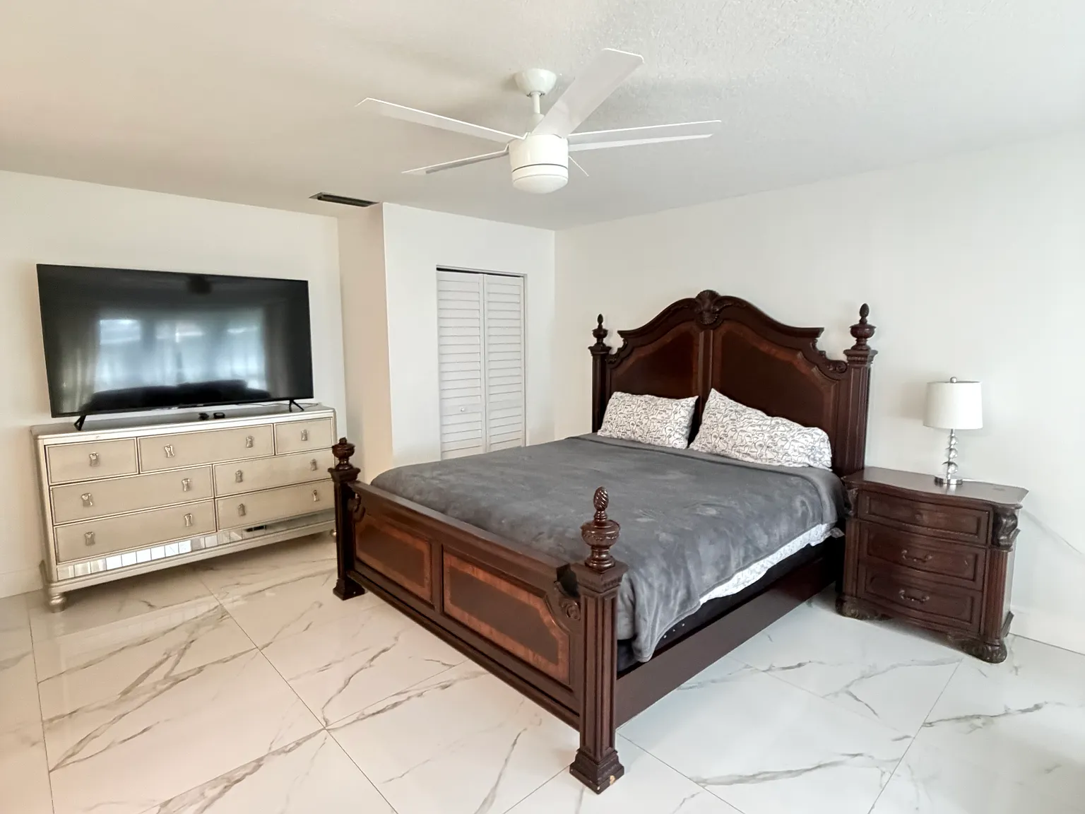 1 bed, 2110 sqft, $1,200 — Photo 1