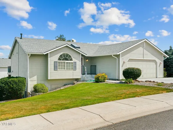 815 S 4th Street Loop, Selah, WA 98942