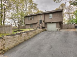 10 Ridge Ave, Coventry, RI 02816