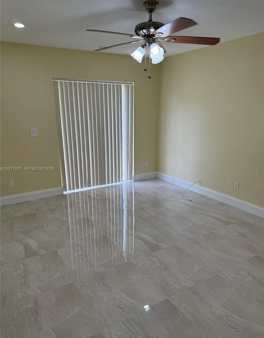 Pembroke Lakes South — Photo 4