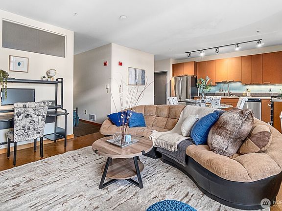 4th image of 1414 12th Avenue #406