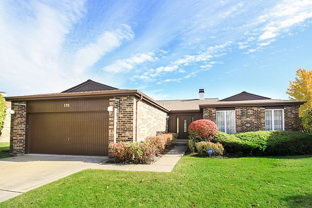1st image of 135 Arrowwood Dr