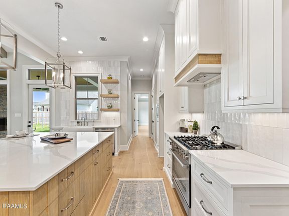 4th image of 210 Harvest Creek Ln