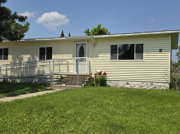 1518 14th St SW, Jamestown, ND 58401