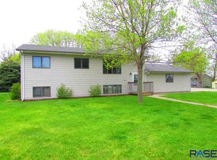 101 S Main Ave, Garretson, SD 57030