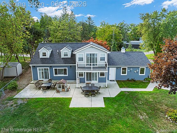 4th image of 241 Reymont Rd