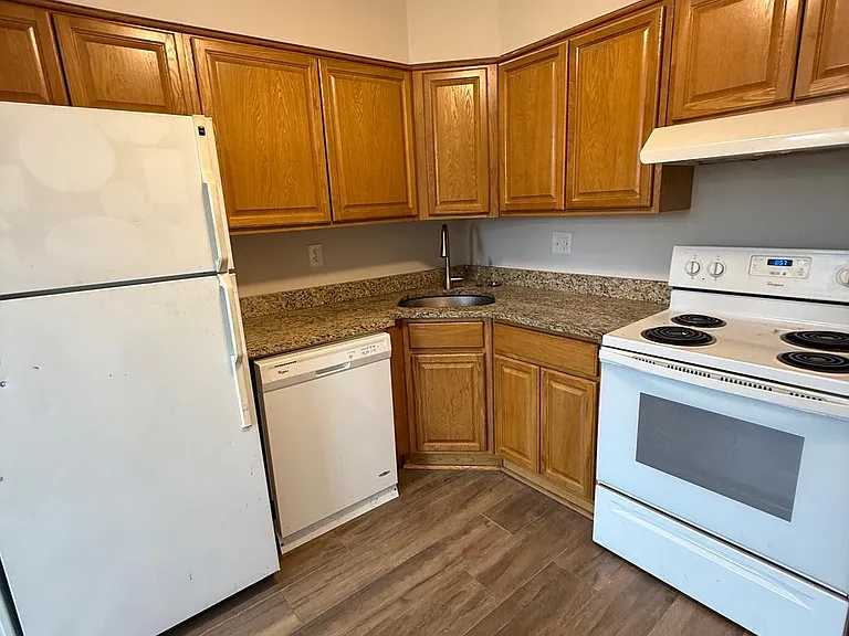 162 Willow Turn #B — Photo 4
