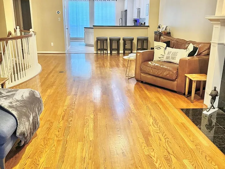 1310 W Webster St — Photo 10