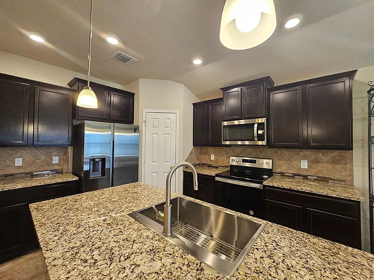 303 Tapaderos Path — Photo 10