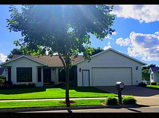 2211 Golfview Ln, Onalaska, WI 54650