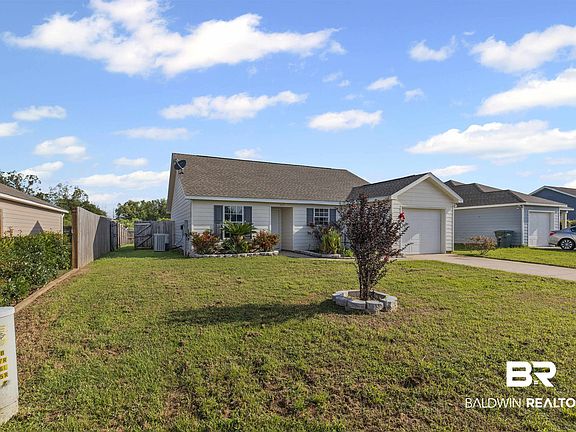 2nd image of 909 Sentinel Cir