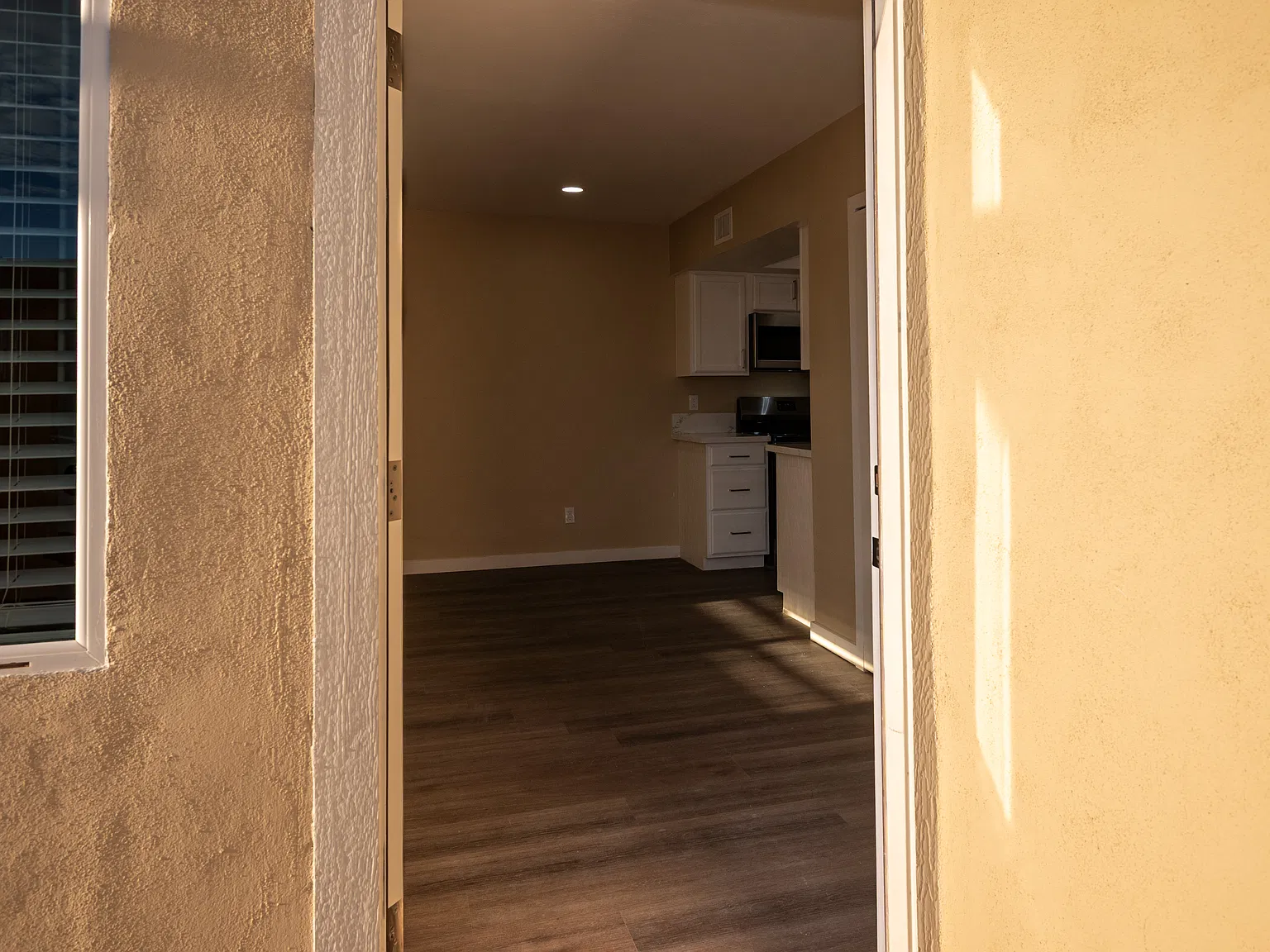 2 bed, 1087 sqft, $1,350 — Photo 3