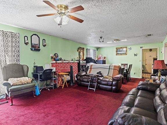 4th image of 510 W 12th St