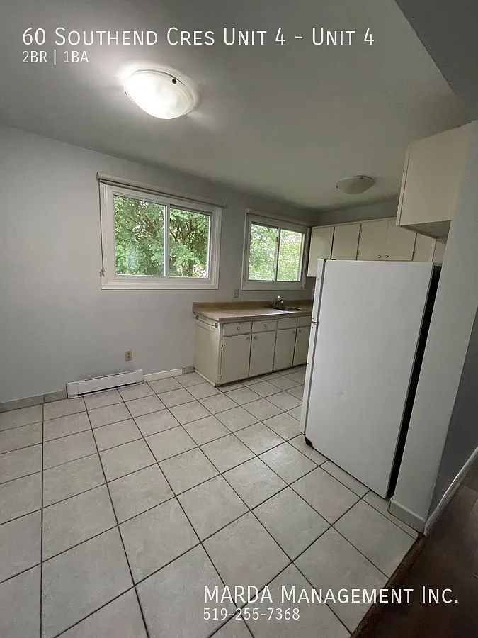 Spacious 2 Bed/1bath Unit At Southend Mews In Chatham + Hydro — Photo 1