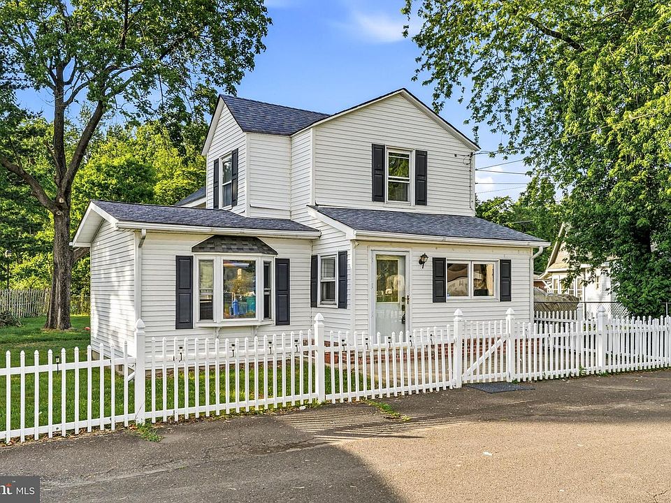 1st image of 1938 Parkview Ave