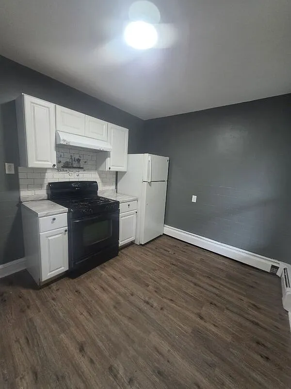 2 bed, 1.0 bath, 800 sqft, $995 — Photo 3