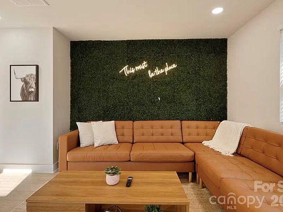 2nd image of 1321/1323 Richmond Pl
