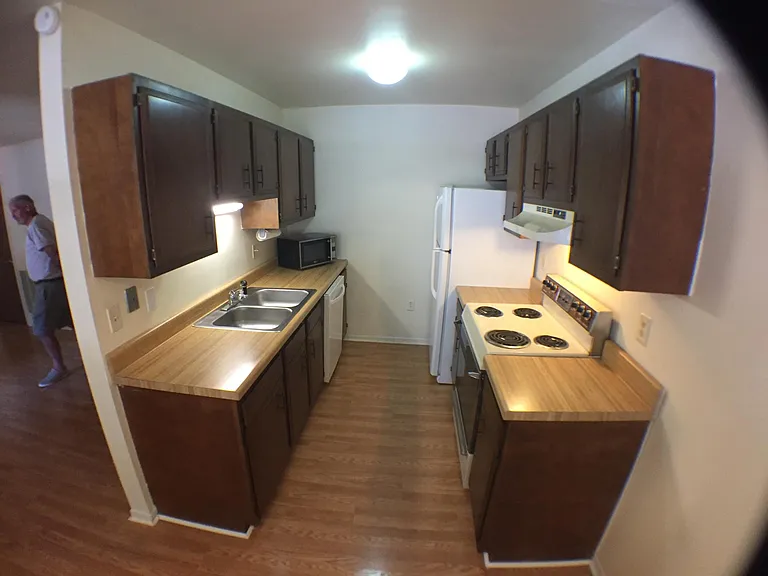 1747 Donlee Dr — Photo 4