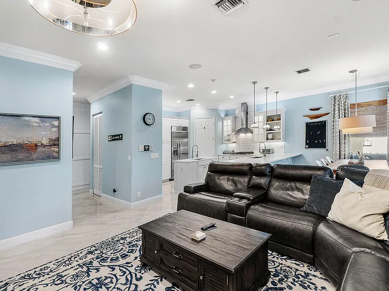 10697 Willow Oak Ct — Photo 12