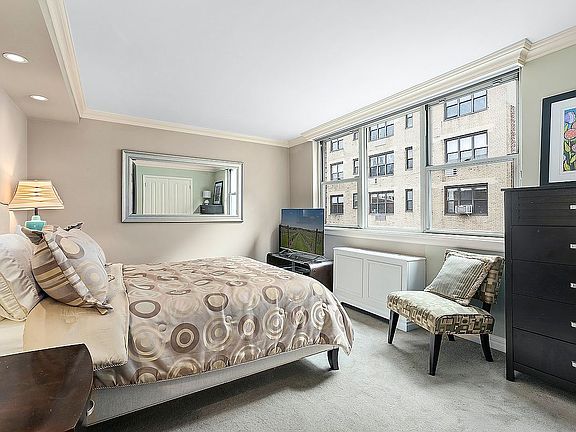 4th image of 222 E 80th St #11AB