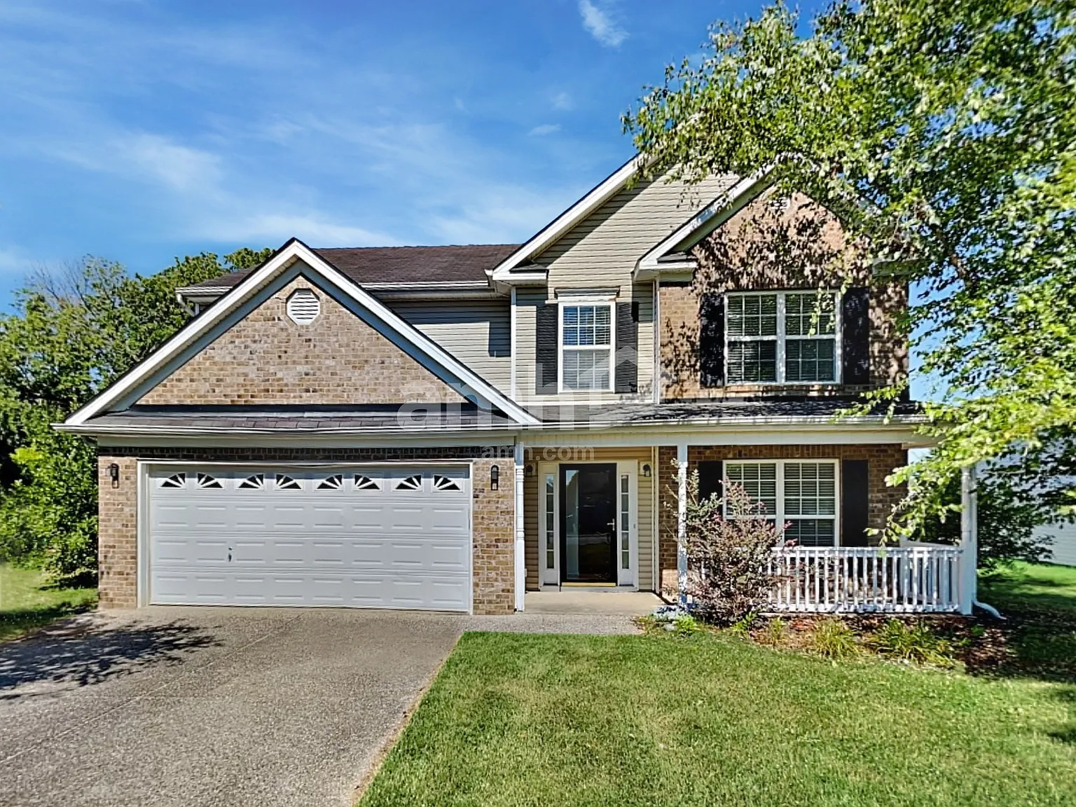 4 bed, 2.5 bath, 2546 sqft, $2,550 — Photo 1