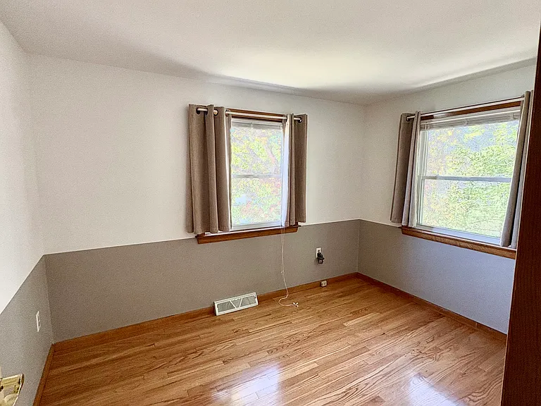 171 Edgewater Dr W — Photo 17