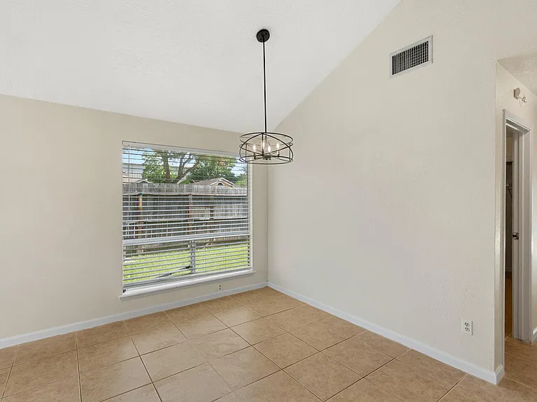 5218 Beaverbrook Dr — Photo 7